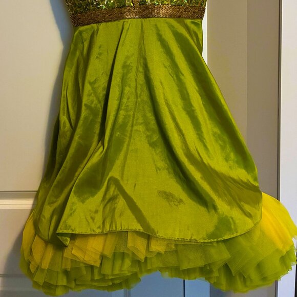 Beautiful green prom dress - Picture 3 of 7